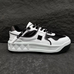 Chaussures décontractées de marque Vlt Studs, style streetwear, avec amorti, cuir de haute qualité, épaisses, originales et de haute qualité - Product Image 1