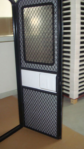 Puerta de entrada de RV estilo americano con red de mosca de puerta interior y marco negro de red de seguridad para autocaravana - Product Image 4