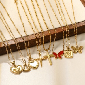 Colliers ras-du-cou personnalisables en acier inoxydable plaqué or 18 carats avec pendentifs croix et perles pour femmes, vente en gros - Product Image 3