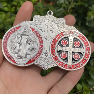 Regalos de Medalla de San <span class=keywords><strong>Benito</strong></span> para Católicos Amuleto de Protección Llave de San <span class=keywords><strong>Benito</strong></span> 8.8*6.1cm Dijes Grandes de San <span class=keywords><strong>Benito</strong></span> - Product Image 3