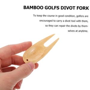 Outil de réparation de divot de golf en bambou en bois de couleur naturelle en gros pour le golf vert sur le parcours - Product Image 4