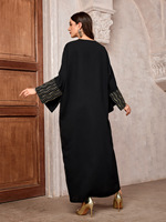 Abaya de luxe noire de Dubaï avec détails de manches dorées Modish Loose Fit Silhouette Khaleeji Minimalist Dress
