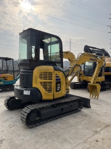 รถขุดขนาดเล็ก KOMATSU PC35MR แบบตีนตะขาบ น้ำหนัก 3.5 ตัน พร้อมบุ้งขุดขนาด 0.2 ลูกบาศก์เมตร เครื่องยนต์ Cummins มือสอง - Product Image 1