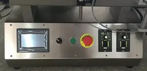 ماكينة العنونة على القارورة من Wanhe مزودة بعلامة تجارية مستديرة/ماكينة عنونة على القارورة تلقائية عالية الدقة (ملصق كامل) بقدرة 220 فولت و 50 هرتز حاصل على شهادة CE