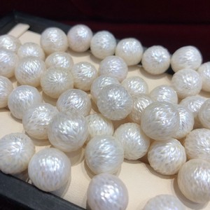 Perlas de escamas de dragón talladas a mano en varios colores, perlas sueltas para la fabricación de joyas - Product Image 4