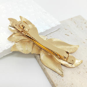 <span class=keywords><strong>Pince</strong></span> à cheveux polyvalente haut de gamme en alliage de <span class=keywords><strong>zinc</strong></span> avec texture feuille, 9 cm, pour femme, style vintage transfrontalier, idéale pour les franges, cadeau - Product Image 6