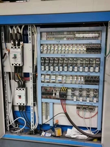 Équipement de machine de moulage par soufflage de forme spéciale en plastique de bouteille cosmétique d'occasion - Product Image 6