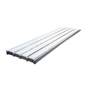 Tôle de <span class=keywords><strong>toiture</strong></span> ondulée sans revêtement, galvanisée pure, haute résistance, bonne tenacité, faible coût, tuile de <span class=keywords><strong>toiture</strong></span> galvanisée pour bâtiment temporaire - Product Image 1