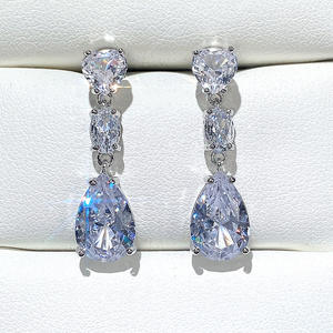 Boucles d'oreilles pendantes de luxe en cristal, argent 925, forme cœur, sertissage griffe, bijoux classiques pour femme avec incrustation de strass - Product Image 5