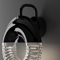 Lampe murale contemporaine Songdesign en bambou avec base dorée, design moderne pour hôtels haut de gamme, restaurants, chambres et salons