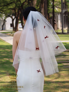 QUEENS GOWN Beau voile de mariée court avec petit nœud rouge Nouveau style de robe de mariée voile avec peigne - Product Image 2
