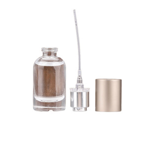 Flacon de parfum en verre transparent de 10 ml avec atomiseur à sertir et capuchon en aluminium pour usage en laboratoire - Product Image 5