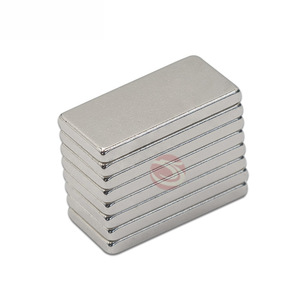 Bloque de imán de neodimio N52 de alta calidad, imán industrial permanente fuerte, servicio de soldadura de 20x10x2 tamaños, <span class=keywords><strong>precio</strong></span> bajo - Product Image 2