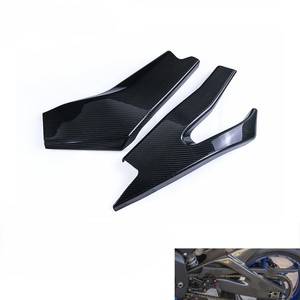 Protector de Basculante de Fibra de Carbono Seca 3K para Yamaha YZF-R6 2017 2018 2019 2020 2021 2022 2023 2024 - Product Image 1