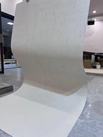 Panel Dinding Batu Travertine Beige Alami Melengkung untuk Interior, Pelapis Dinding, Pajangan Komersial, Batu Fleksibel