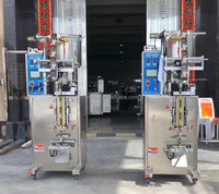 Machine d'emballage de sachets liquides pour boissons et produits chimiques à haute productivité, à remplissage par gravité, en forme de tambour, contrôlée par un moteur PLC automatique