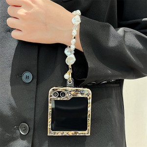 เคสโทรศัพท์มือถือ Samsung Galaxy Z Flip 7/6/5/4/3 รุ่นลายเสือดาวจีบ  แบบเคลือบไฟฟ้า  วัสดุ PC คุณภาพสูง ป้องกันอย่างดี - Product Image 2