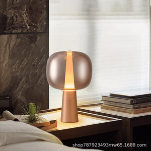 Lámpara de Mesa de Vidrio LED Minimalista Nórdica de Lujo con Alimentación de CC, Diseño Simple y Elegante para Decoración de Dormitorio, Sala de Estar y Oficina - Product Image 1