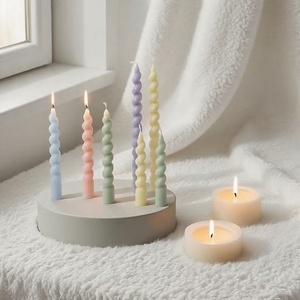 Velas Aromáticas Modernas Hechas a Mano con Tallo Largo, Espiral Retorcida de Cera de Parafina, Creando Atmósfera Navideña y de Cumpleaños - Product Image 1