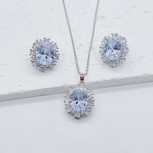 Vente en gros Ensemble de bijoux pour femmes en acier inoxydable de collection de colliers à breloques ronds en pierre de zircon à la mode - Product Image 3