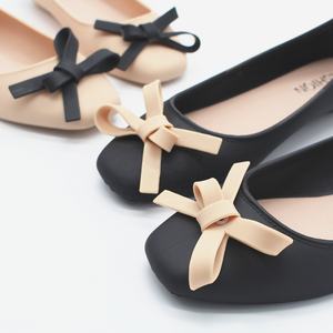 Sepatu Jelly Wanita, Grosir Sepatu Luar Ruangan Datar Kasual Kupu-kupu Plastik Jelly Wanita - Product Image 5