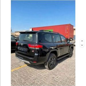 Toyota Land Cruiser LC300 <span class=keywords><strong>GR</strong></span> SPORT SUV d'occasion en excellent état - Product Image 5