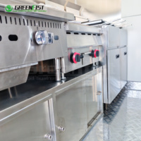 Remorque alimentaire mobile à 4 roues en acier inoxydable, capacité personnalisable, systèmes électriques/d'eau, résistante à la rouille, pour restauration rapide en extérieur
