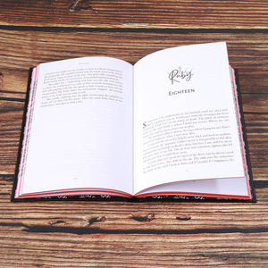Serie de Libros de Tapa Dura, Impresión Omnibus con Lámina en la Cubierta Laminada y Bordes Pintados, Papel de Arte y Papel Recubierto - Product Image 6