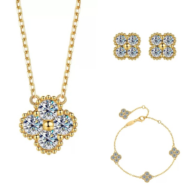 Wholesale 925 Sterling Silver Moissanite Women's Jewelry Set 18K Gold Clover Bracelet Necklace Earrings Three Piece Set