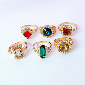 <span class=keywords><strong>Bague</strong></span> en Gros en Alliage Plaqué Or de Luxe, Style Vintage, <span class=keywords><strong>Bague</strong></span> de Fiançailles pour <span class=keywords><strong>Femme</strong></span>, Cristal de Verre Exagéré et Zircon pour l'<span class=keywords><strong>Index</strong></span> - Product Image 5