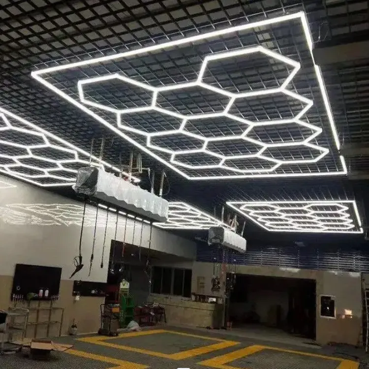 Lámpara de luz LED hexagonal para techo de tienda de detalles de automóviles, luz con forma de panal