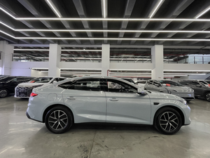 BYD Qin L 2025 DM-i 120KM L2 ADAS Berline Hybride Rechargeable Intelligente pour la Famille - Product Image 6