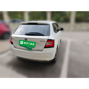 Guazi <span class=keywords><strong>Skoda</strong></span> <span class=keywords><strong>Fabia</strong></span> 2015 Berline d'<span class=keywords><strong>occasion</strong></span> Essence <span class=keywords><strong>Automatique</strong></span> Berline Exécutive Traction Avant Blanche Stock en Gros pour Importateurs Prêt à l'emploi - Product Image 6