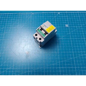 Fuji CP30F Series - Protector de Circuito de 2 Polos MCP CP30FM-2P030, Usado, Piezas de Equipos Semiconductores Legados - Product Image 2