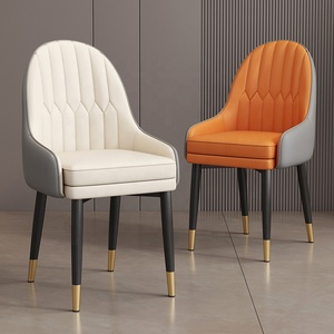 Sedia da Pranzo Nera e Oro <span class=keywords><strong>di</strong></span> Lusso <span class=keywords><strong>in</strong></span> Pelle Stile Nordico Economica da Interni per Casa Moderna <span class=keywords><strong>in</strong></span> <span class=keywords><strong>Legno</strong></span> e Metallo Sedie da Ristorante <span class=keywords><strong>Mobili</strong></span> per Sala da Pranzo - Product Image 1