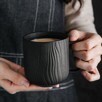 Offre Spéciale rayures gaufrage mat 350ml petit déjeuner lait thé tasse maison usage quotidien tasse à café en céramique avec assiette à Dessert