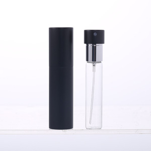 Botellas de perfume de vidrio giratorias de 8 ml, ideales para viajes, para spray oral, con herramientas de embalaje, en colores dorado, negro, plateado, rosa mate. - Product Image 4