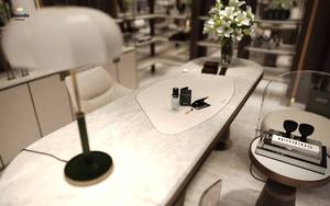 การออกแบบร้านค้าน้ำหอมสุดหรูแบบคีออสก์ |   ตู้โชว์ตกแต่งด้วยทองคำและร้านจำหน่ายโซลูชั่นตกแต่งภายในครบวงจร ออกแบบตกแต่งภายในร้านค้า - Product Image 5