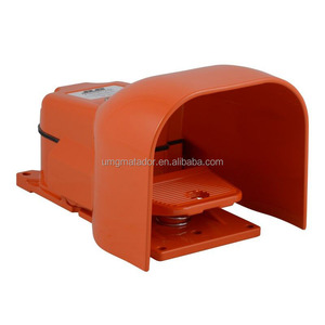 Parti <span class=keywords><strong>JLG</strong></span> 1001117172 gruppo interruttore a pedale per sollevamento aereo per attrezzatura originale <span class=keywords><strong>JLG</strong></span> - Product Image 1