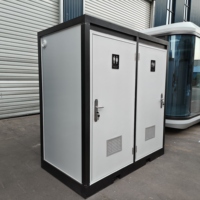 Toilettes mobiles portables WC portatiles avec structure en acier, lavabo et ventilateur pour chantier et ferme