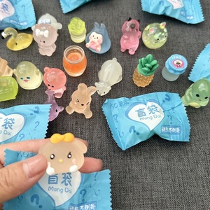 ตุ๊กตาเรซิ่นเรืองแสง 3 มิติ น่ารัก ชุดสัตว์ทะเล DIY เต่าจิ๋วเรืองแสงในที่มืด ฟิกเกอร์จิ๋วสำหรับใส่ในถุงสุ่ม ของเล่นนำโชค - Product Image 5