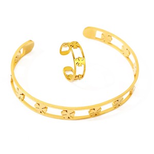 กำไลข้อมือแบบกลวงคลาสสิก แหวนชุบทอง 18K สแตนเลสสตีลปรับขนาดได้ ลายใบโคลเวอร์ 4 แฉก ชุดแหวนกำไลรูปทรงเรขาคณิต - Product Image 4