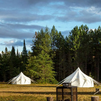 Grande tente cloche Lotus de 28 m² en toile imperméable pour glamping, événements extérieurs, mariages 4m 5m 6m