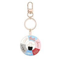 Élégant porte-clés en métal avec pendentif cœur émaillé rouge et rose, fermoir pivotant doré, idéal pour les cadeaux de mariage romantiques