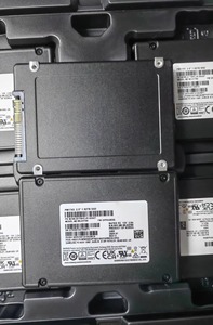 HORNG SHING Disque SSD utilisé MZWLO1T9HCJR-00A07 PM1743 U.2 1.92T SATA 6Gbps SSD - Product Image 3