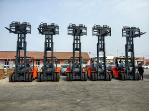 Chariot élévateur diesel de 3 <span class=keywords><strong>à</strong></span> 10 <span class=keywords><strong>tonnes</strong></span> avec <span class=keywords><strong>pelle</strong></span> et palan multifonctionnels Hauteur de levage de 3000 <span class=keywords><strong>à</strong></span> 6000mm Largeur de fourche de 125mm - Product Image 4