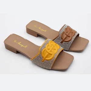 Vendita all'Ingrosso <span class=keywords><strong>Scarpe</strong></span> e Sandali da <span class=keywords><strong>Donna</strong></span>, Pantofole <span class=keywords><strong>con</strong></span> Tacco Basso e Largo, Cinturino <span class=keywords><strong>con</strong></span> Cristalli, Ultimi Arrivi per Matrimonio e Appuntamenti - Product Image 1