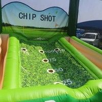 Jeu de golf gonflable commercial pour le putting avec drapeaux de par, stand de défi de putting extérieur pour la location d'événements de carnaval