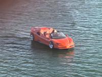 Bateau électrique en acier au design de voiture de sport, yacht rapide pour le lac, bateau de loisirs côtier, véhicule aquatique pour passagers de parc aquatique