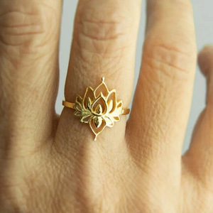 Colgante de flor de loto dorado para joyería budista, colgante de aleación, regalo unisex, amuletos de moda T0219 - Product Image 1